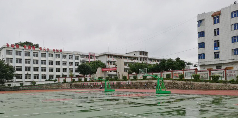 广西梧州市苍海高级中学4.jpg 广西梧州市苍海高级中学4.jpg