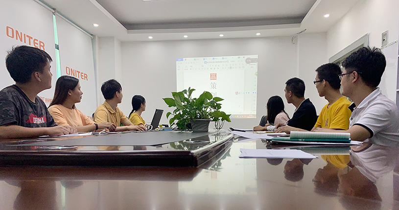 正在开会的奇迹队志愿团队.jpg 正在开会的奇迹队志愿团队.jpg