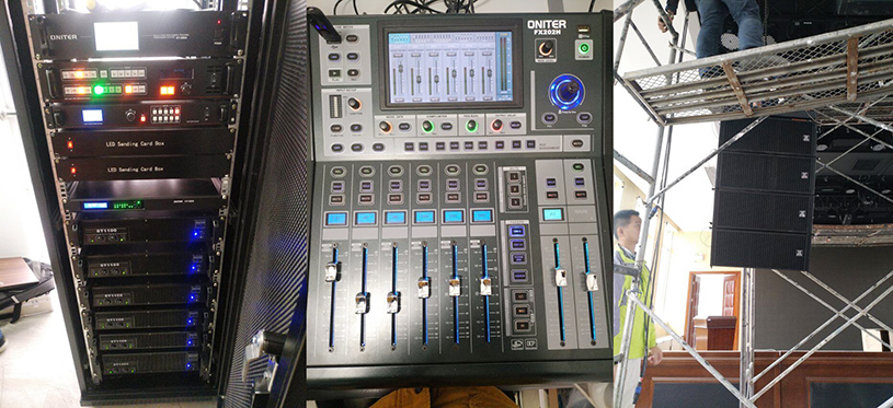 ONITER多媒体室设备.jpg ONITER多媒体室设备.jpg