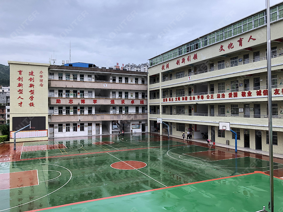 篮球场.jpg 篮球场.jpg