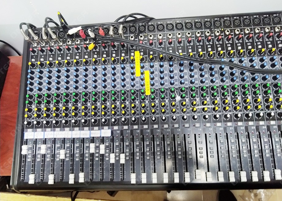 9、ONITER调音台.jpg