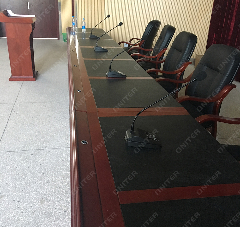 ONITER无线话筒摆放位置实拍图.jpg ONITER无线话筒摆放位置实拍图.jpg