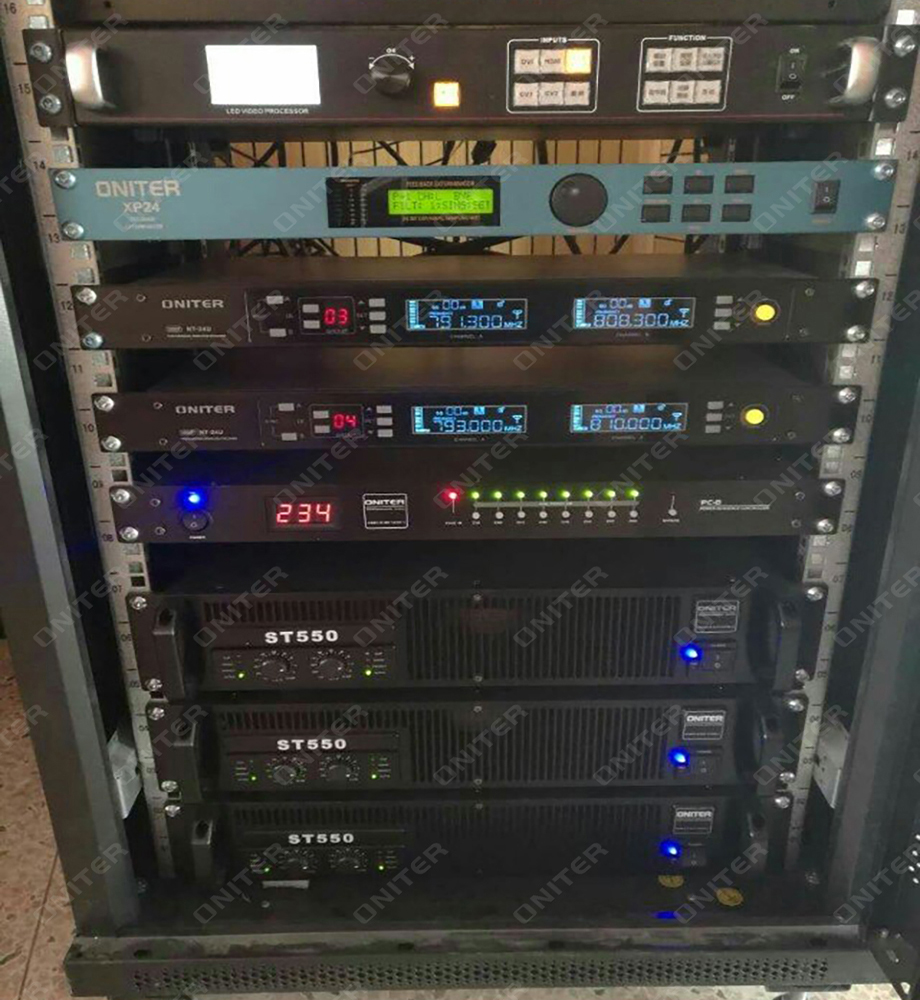 ONITER机柜设备实拍图.jpg ONITER机柜设备实拍图.jpg