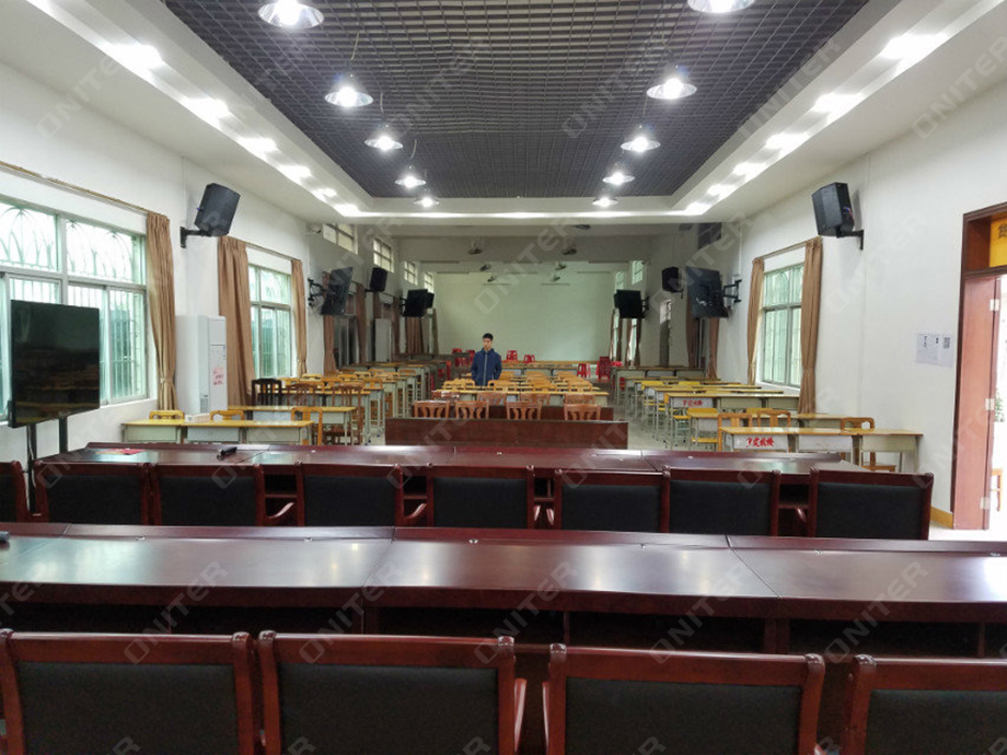 罗定职业技工学校会议室实拍图2.jpg 罗定职业技工学校会议室实拍图2.jpg