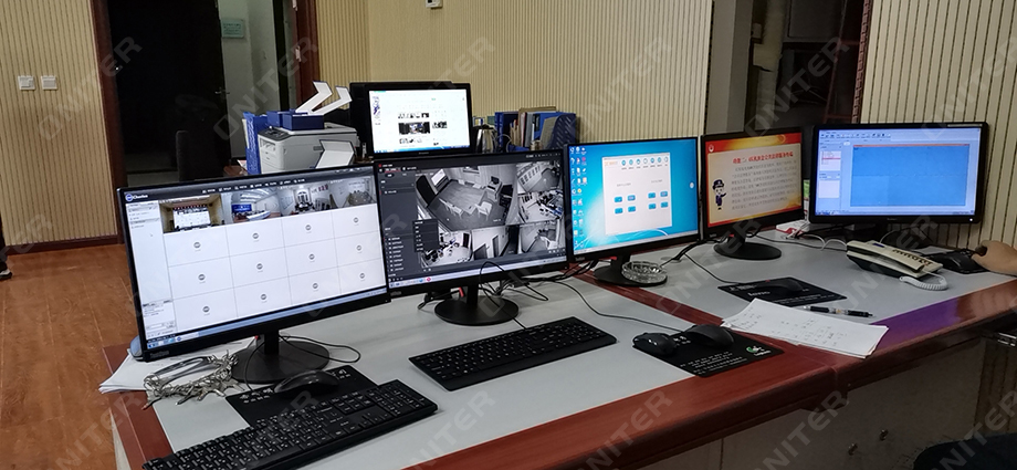 指挥中心中控调试设备实拍图.jpg 指挥中心中控调试设备实拍图.jpg