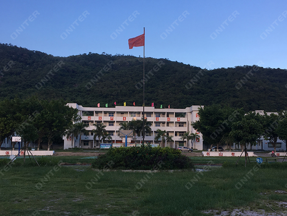 地都第一中学升旗台.jpg 地都第一中学升旗台.jpg