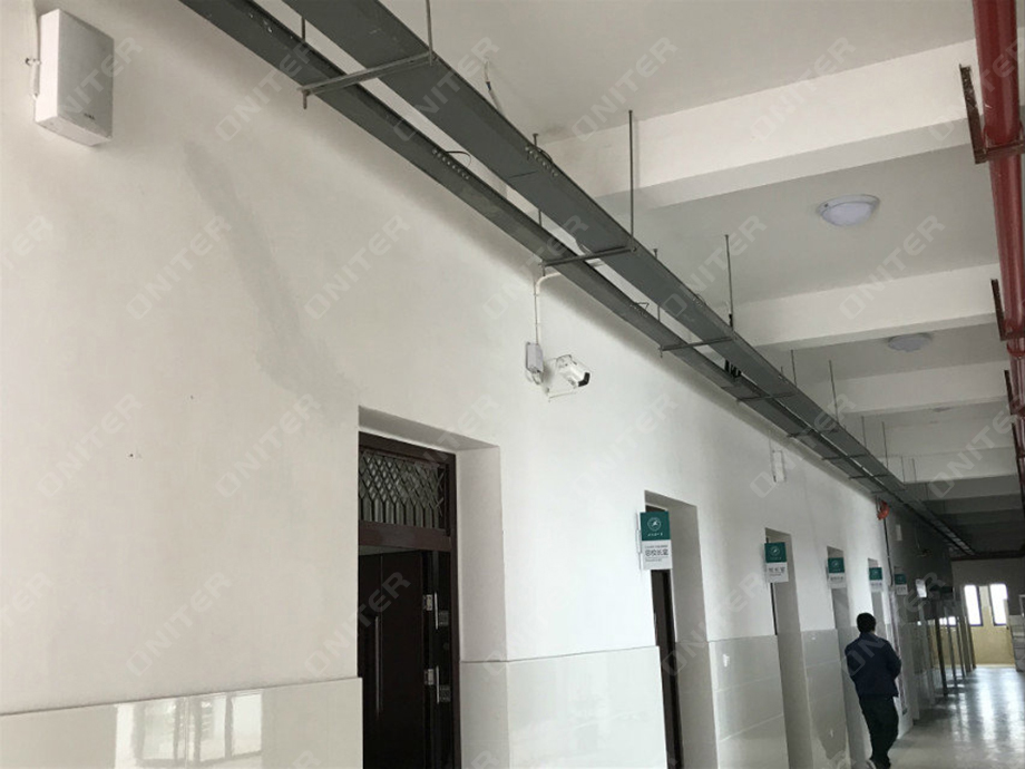 第二小学走廊ONITER壁挂喇叭.jpg