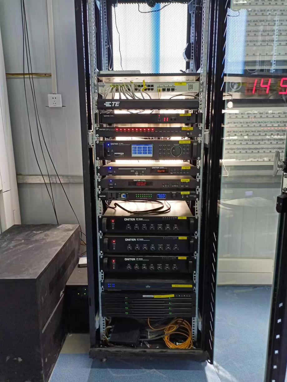 ONITER广播设备机柜1.jpg ONITER广播设备机柜1.jpg