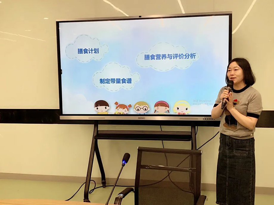 ONITER无线麦克风使用实拍.jpg ONITER无线麦克风使用实拍.jpg