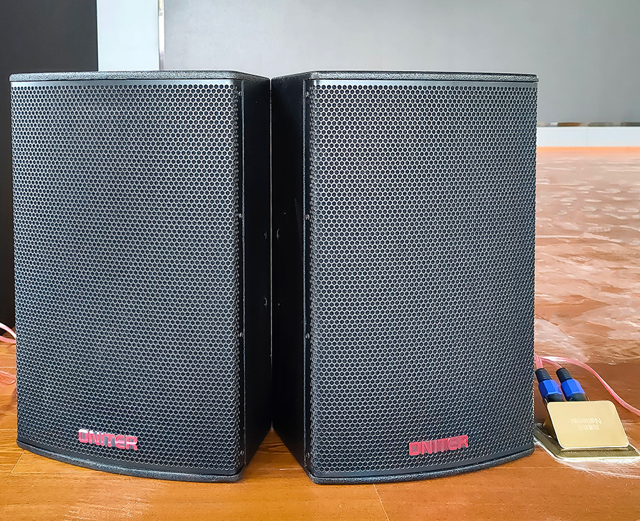 ONITER专业扩声系统台唇补声音箱.jpg ONITER专业扩声系统台唇补声音箱.jpg